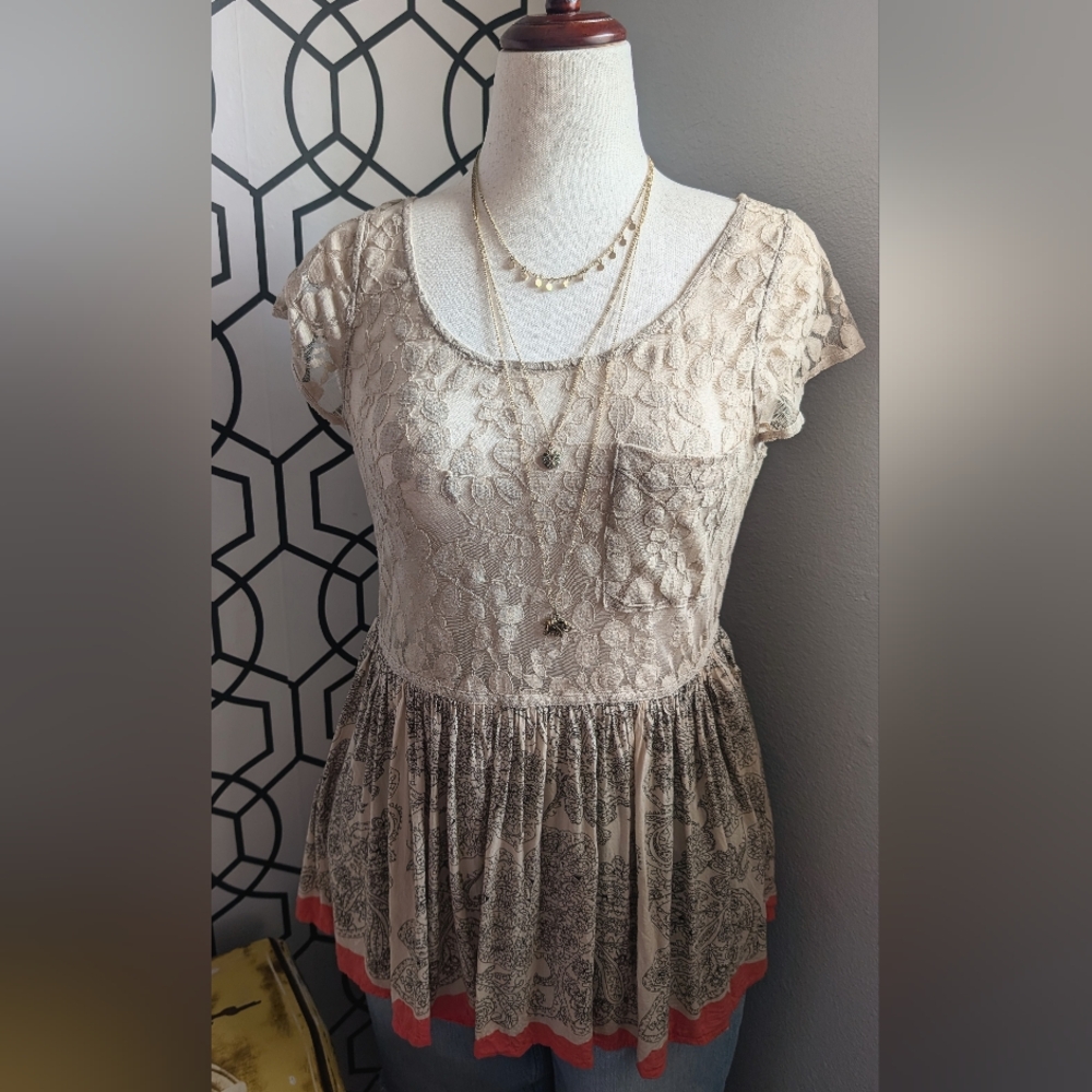 🤎Free People Floral Flace Peplum Blouse🤎